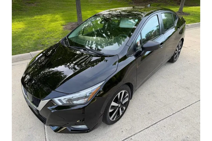 $11997 : 2021 Versa SR image 4