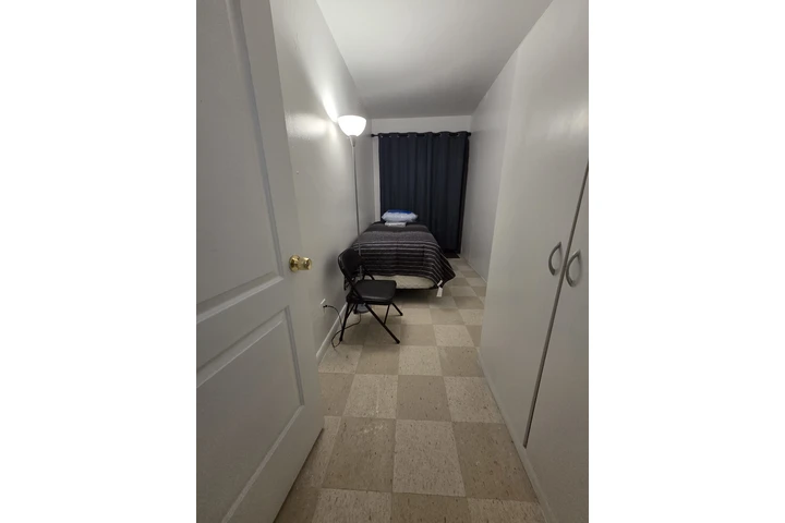 $850 : ALQUILO CUARTO image 1