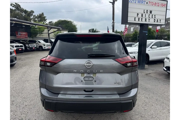 2024 Rogue SV image 3