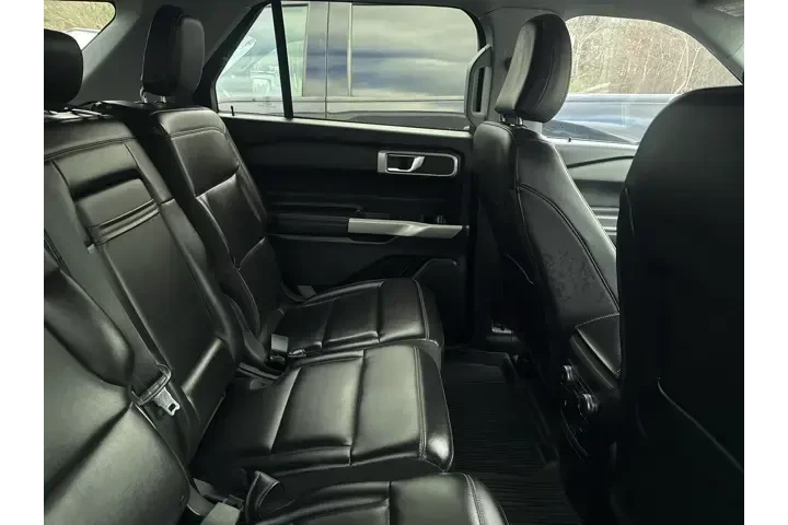 $27738 : Ford Explorer 2022 AWD XLT 4 image 6