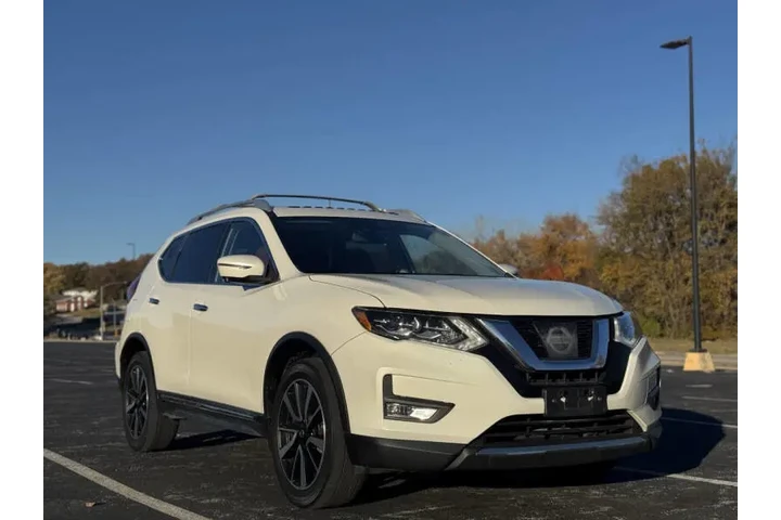 $9999 : 2017 Rogue SL image 1