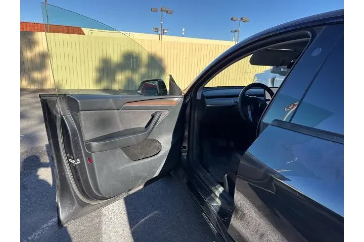 $30097 : Tesla Model Y 2024 Long Rang image 4