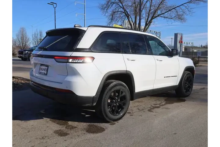 $27477 : Jeep Grand Cherokee 2024 4x4 image 8