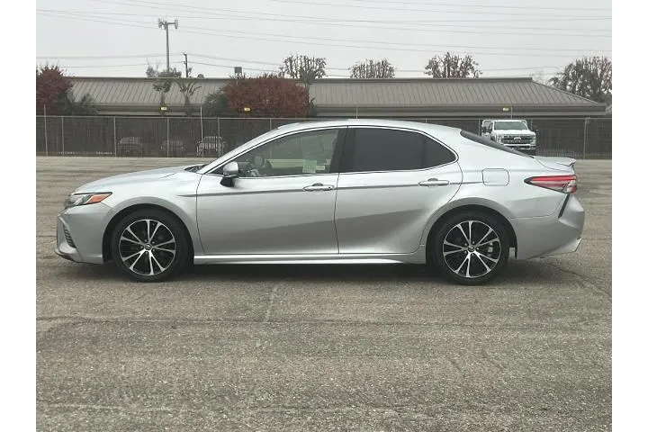 $18990 : Toyota Camry 2018 LE 4dr Sed image 6