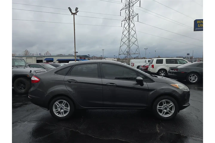 $9750 : 2017 Fiesta SE Sedan image 6