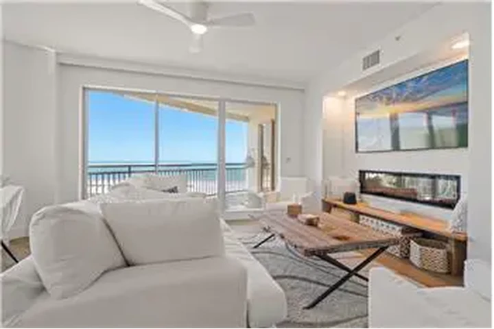 $6000 : Rental property with 2 bedro image 6