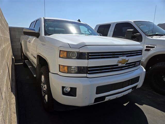 $29991 : Pre-Owned 2018 Silverado 2500 image 1