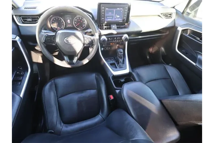 $18500 : Toyota RAV4 2020 LE 4dr SUV image 6