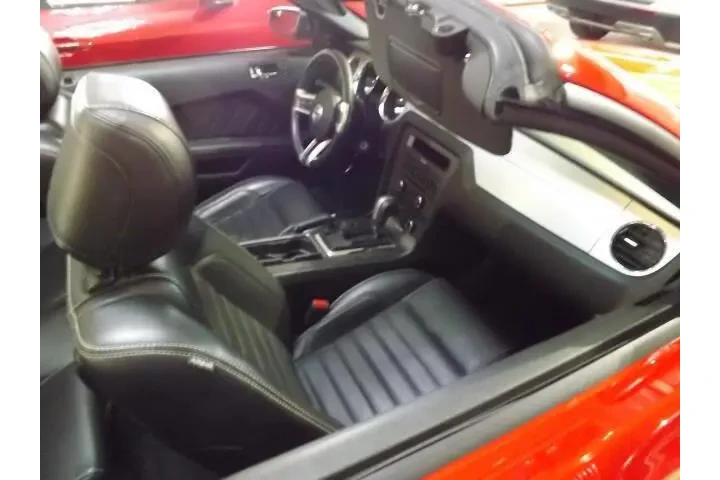 $12985 : Ford Mustang 2013 V6 2dr Con image 6