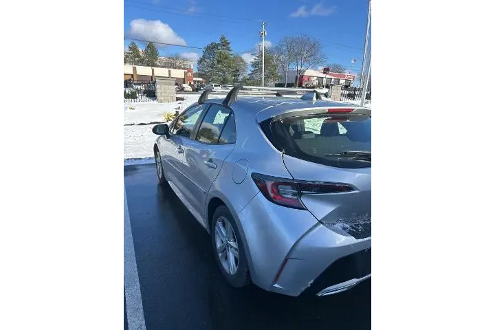 $16872 : Toyota Corolla Hatchback 201 image 7