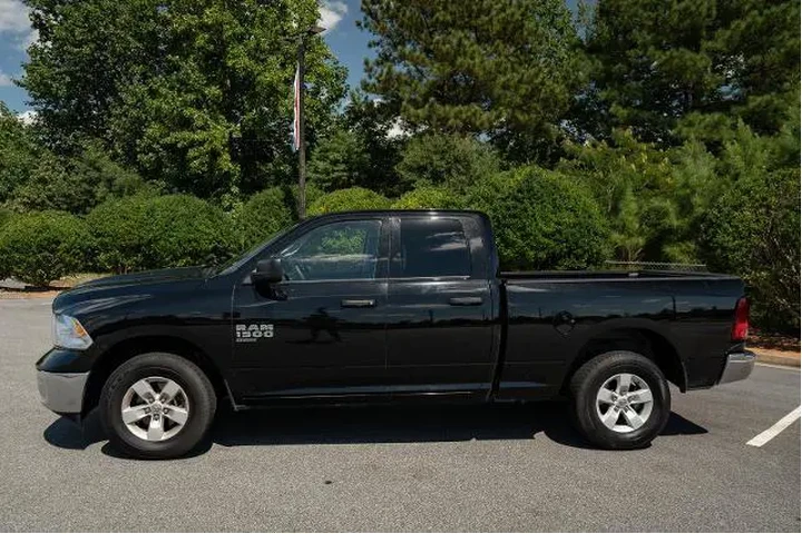 $31559 : Ram 1500 Classic 2024 4x4 SL image 5