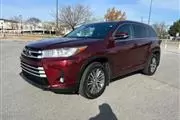 $16900 : 2017 Highlander XLE thumbnail