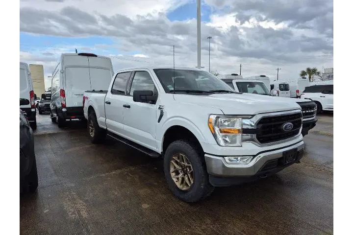 $35471 : Ford F-150 2022 4x4 XLT 4dr image 2