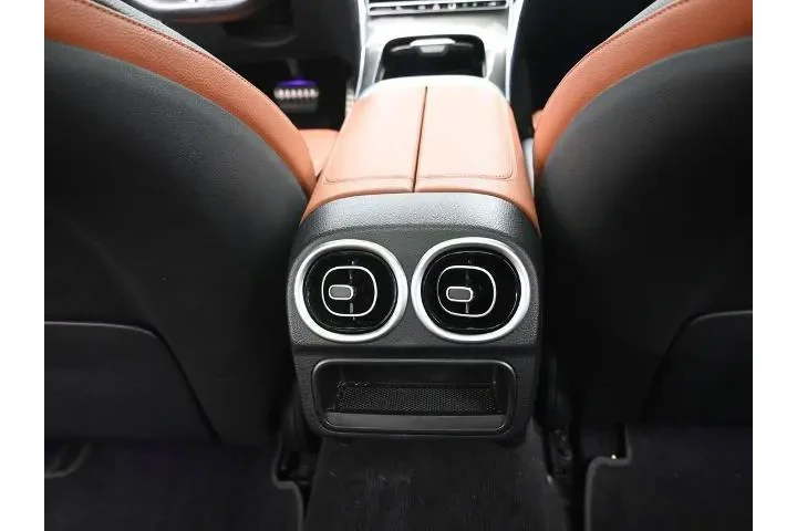 $32381 : Mercedes-Benz C-Class 2023 C image 10