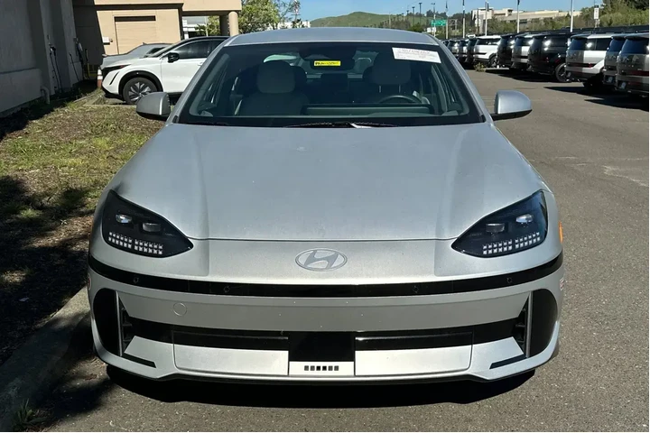 $23990 : Hyundai IONIQ 6 2024 SEL 4dr image 3