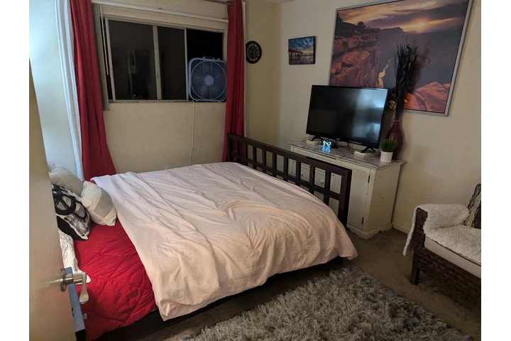 $850 : $850 /950en anaheim image 2