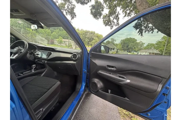 $6999 : 2021 Kicks SV image 10