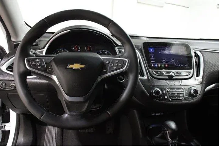 $20998 : Chevrolet Malibu 2023 LT 4dr image 8