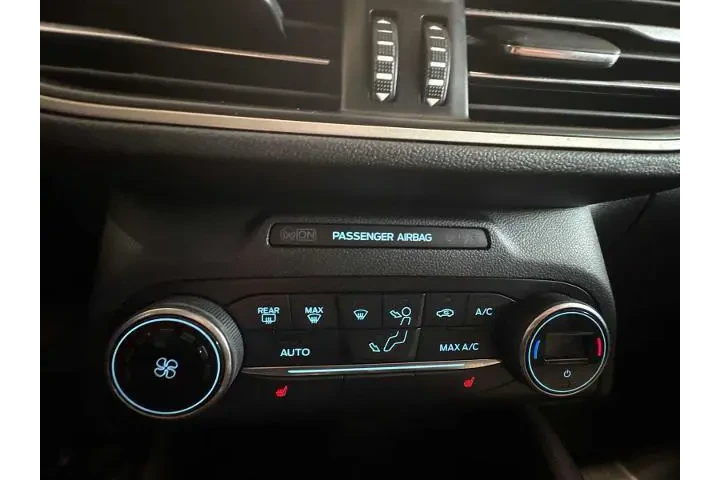 $15987 : Ford Escape 2020 SE 4dr SUV image 10