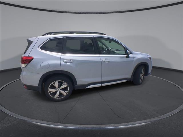 $27900 : PRE-OWNED 2020 SUBARU FORESTE image 9