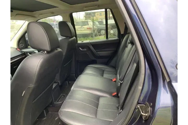 $12995 : 2015 Land Rover LR2 image 4