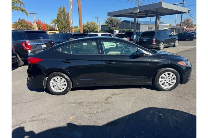 $7998 : 2017 Elantra SE image 9