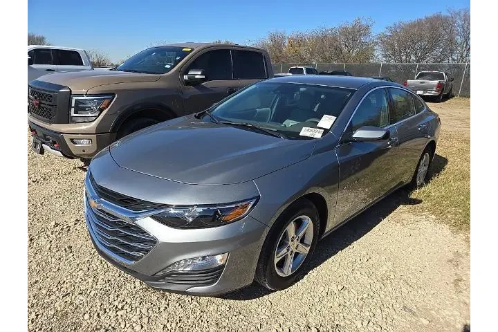 $18334 : Chevrolet Malibu 2024 LT 4dr image 1