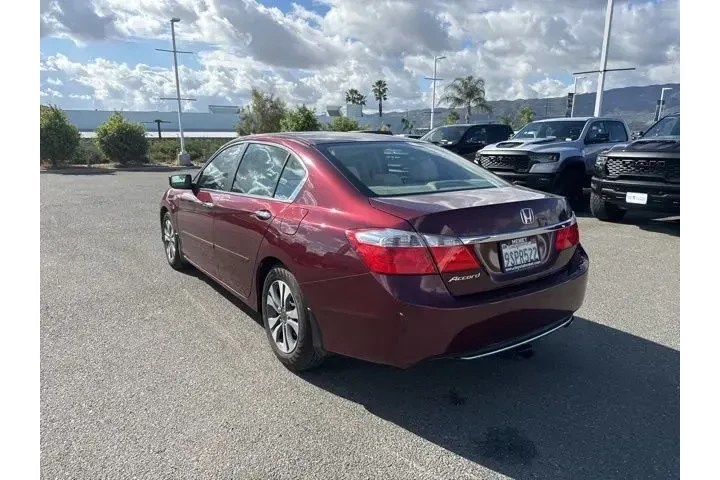 $13387 : Honda Accord 2013 LX 4dr Sed image 8