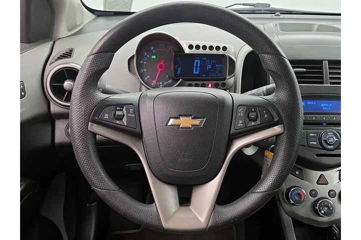 $11998 : Chevrolet Sonic 2015 LT Auto image 10