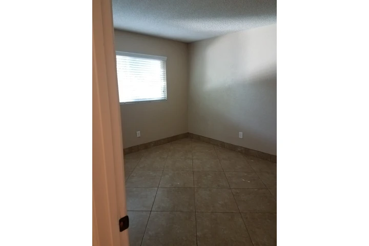 $1700 : 894 W G st. Colton Ca image 5