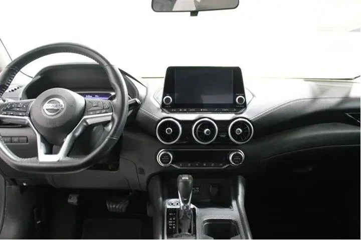 $16939 : Nissan Sentra 2021 SV 4dr Se image 2