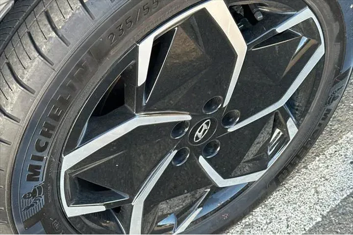 $30990 : Hyundai IONIQ 5 2024 Limited image 4