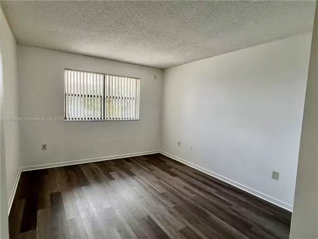 $2250 : 2250  Miami Lakes image 4