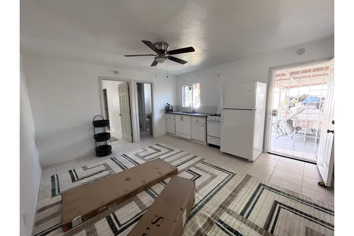 $2000 : Casa Chica image 2