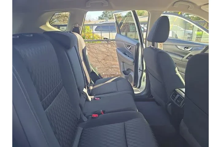 $10995 : Nissan Rogue 2017 SV 4dr Cro image 10