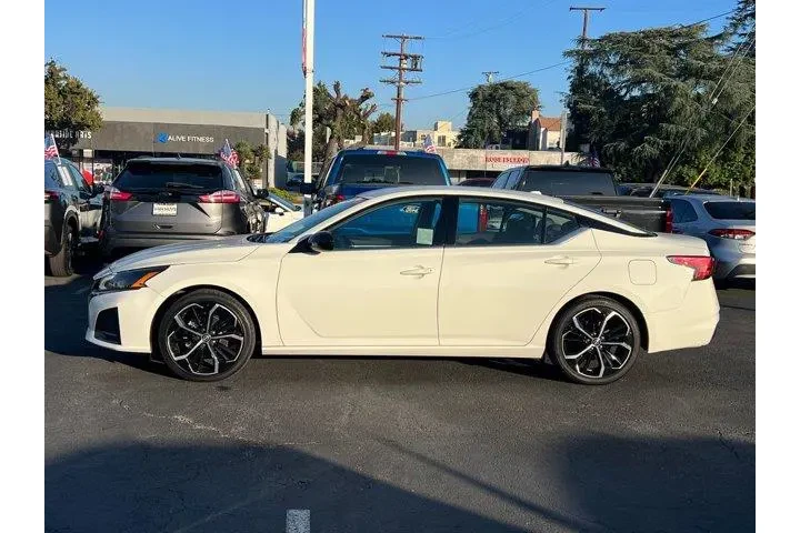 $21998 : Nissan Altima 2024 2.5 SR 4d image 3