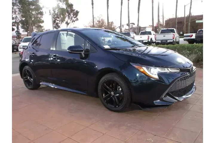 $19545 : Toyota Corolla Hatchback 202 image 6