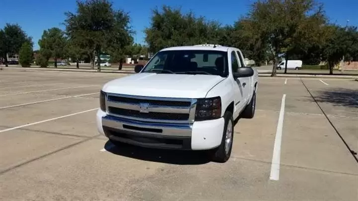 $8000 : 2011 Chevy SILVERADO LT Ext Ca image 1