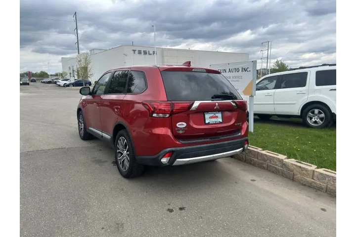 $9990 : 2018 Outlander SE image 4