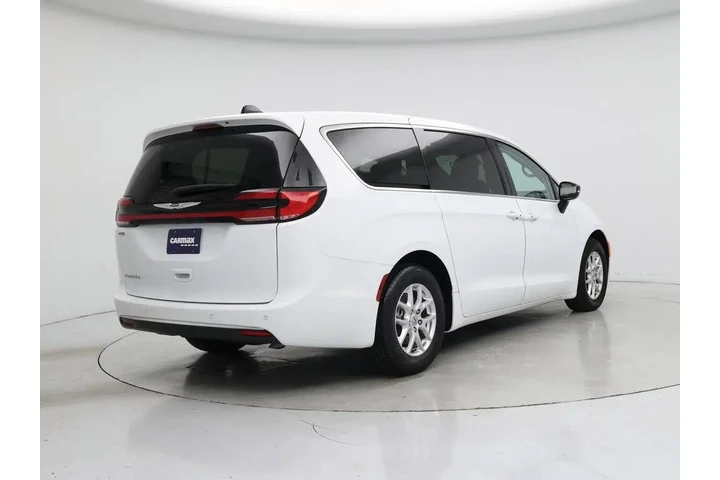 $29998 : Chrysler Pacifica 2024 Touri image 8