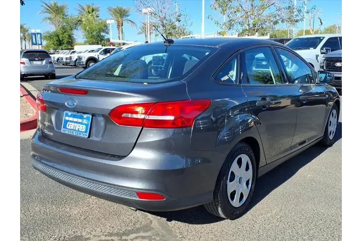 $7957 : Ford Focus 2016 S 4dr Sedan image 5