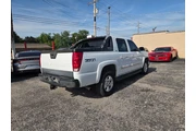 $3500 : 2005 Avalanche 1500 LS thumbnail