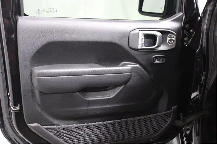 $32988 : Jeep Gladiator 2022 4x4 Will image 3