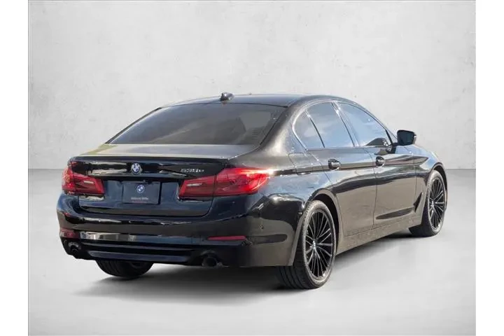 $16590 : BMW 5 Series 2018 530e iPerf image 5