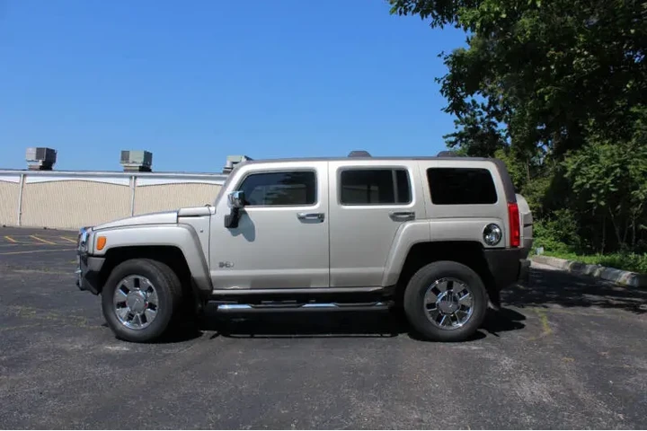 2007 HUMMER H3 Luxury image 6