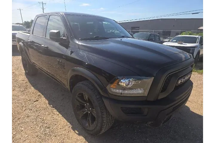 $33040 : Ram 1500 Classic 2024 4x4 SL image 4