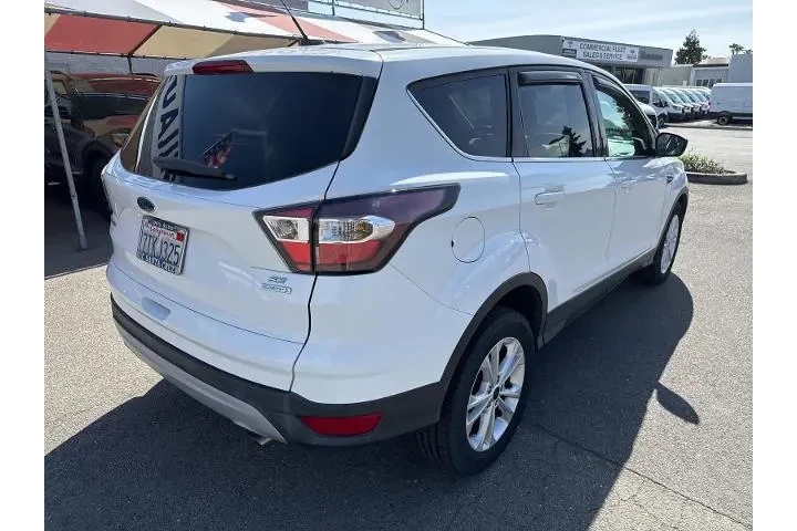 $13900 : Ford Escape 2017 SE 4dr SUV image 5