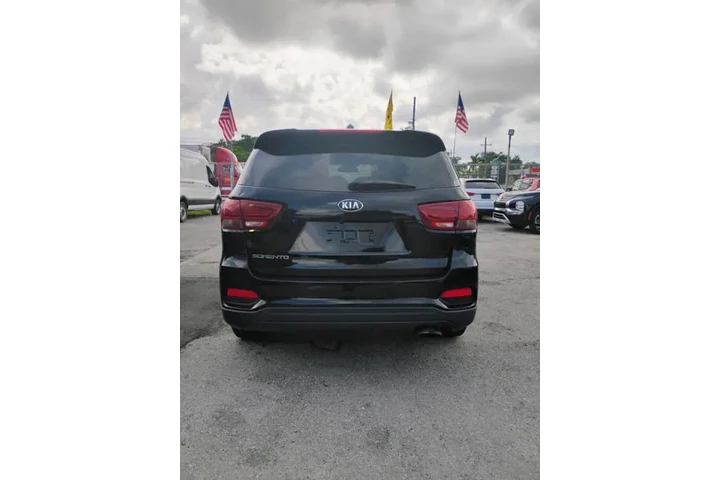 $11350 : 2019 Sorento LX image 9