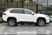 $29923 : Toyota RAV4 2024 AWD XLE 4dr thumbnail