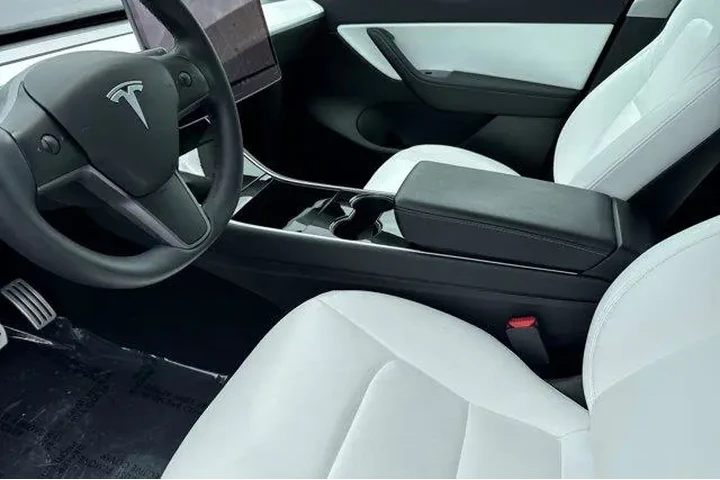 $29756 : Tesla Model Y 2020 AWD Long image 10